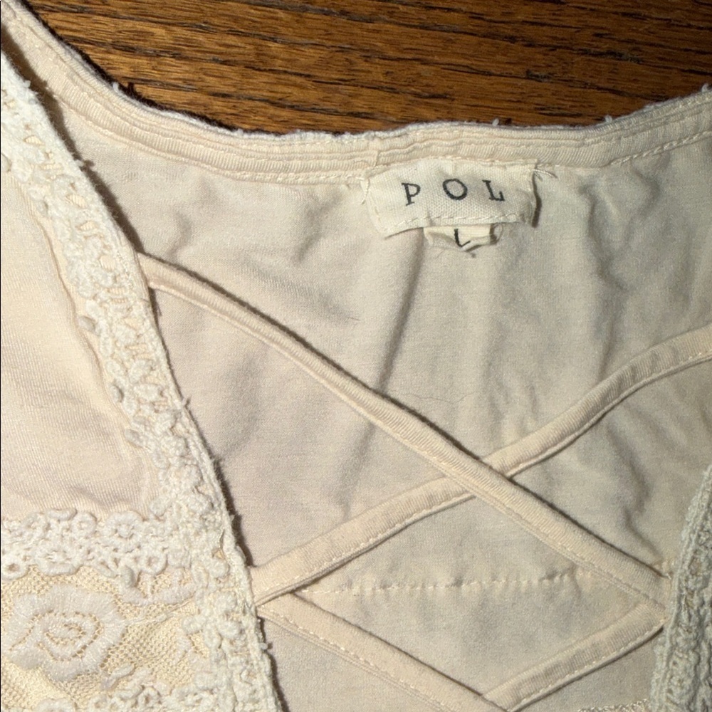 POL Ivory Sleeveless Lace Flowy Blouse with Crisscross Detail Size Large - Picture 2 of 5